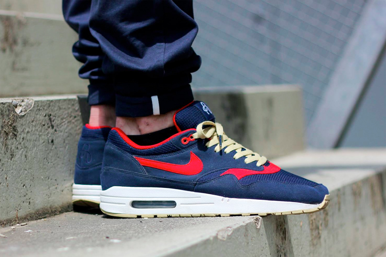 Nike Air Max 1 - Obsidian - Light Photo Blue - Red 