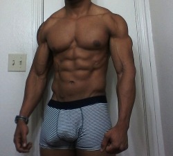 talldaddy:  http://talldaddy.tumblr.com/archive/2011/3