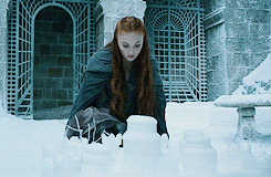  It was only a castle when she began, but before long she knew it was Winterfell. 