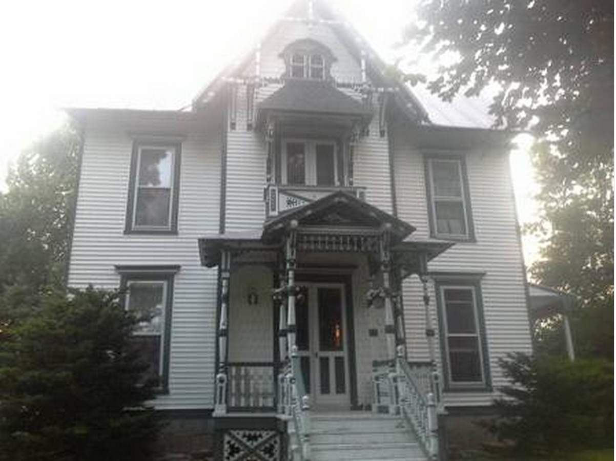 househunting:  $925/3 brWatertown, PA