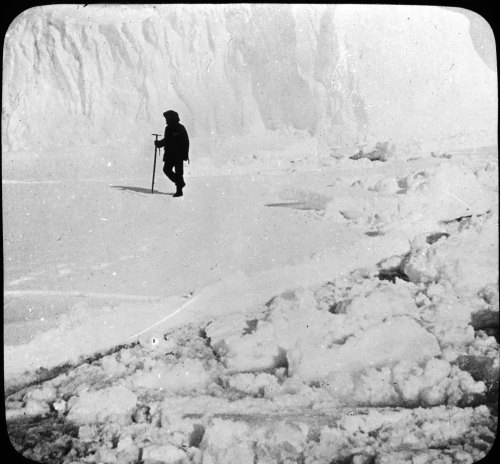 ‘Roald Amundsen, Discoverer of the South Pole, Antarctic Ocean 346 (13327)’ Magic Lanter