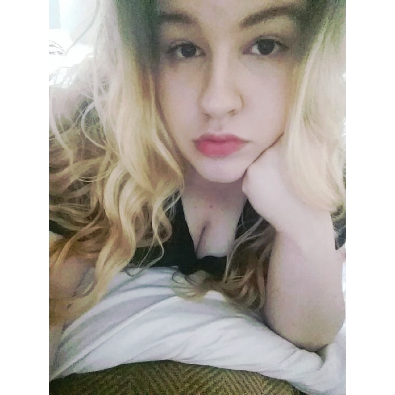 loveisawayoffeeling:  someone come take care of me 😭