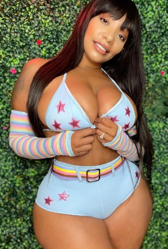 thicksexyasswomen2019:vanity-quintessential:WHOA adult photos