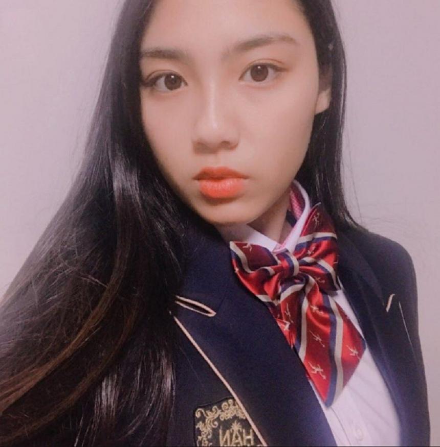 han chowon selca her hanlim han chowon selca her hanlim