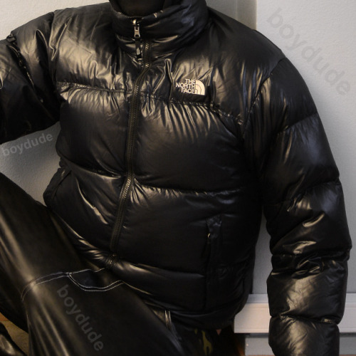 Me | boydudeI LOVE smooth and shiny wetlook puffy downjackets!&hellip;and saggy baggy pants! ;)Here’