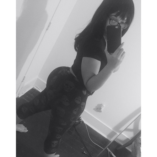 ricebunnytaco: Midget lumps✨ #me #mirrorselfie #tights #skulls #allblackeverything