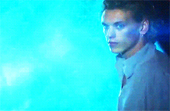 fallenshadowhunters:   no peeking.  CUTEST FUCKING PART IN THE ENTIRE MOVIE OMFG