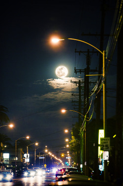 0rient-express:  Moon over street | by Aydin