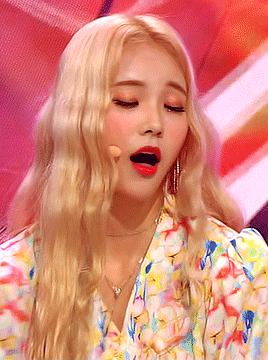 nomv: snatchedbyloona: Girl Front // 170924 @ep2 @vlrgomoon