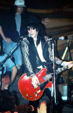 knockin-on-metals-door:  Izzy Stradlin