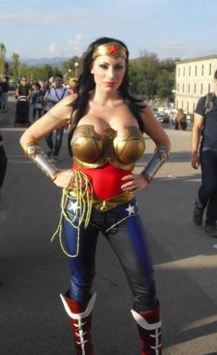 cosplaysleepeatplay:  Wonder Woman from Injustice by ArwenLothlorien.d… on @deviantART