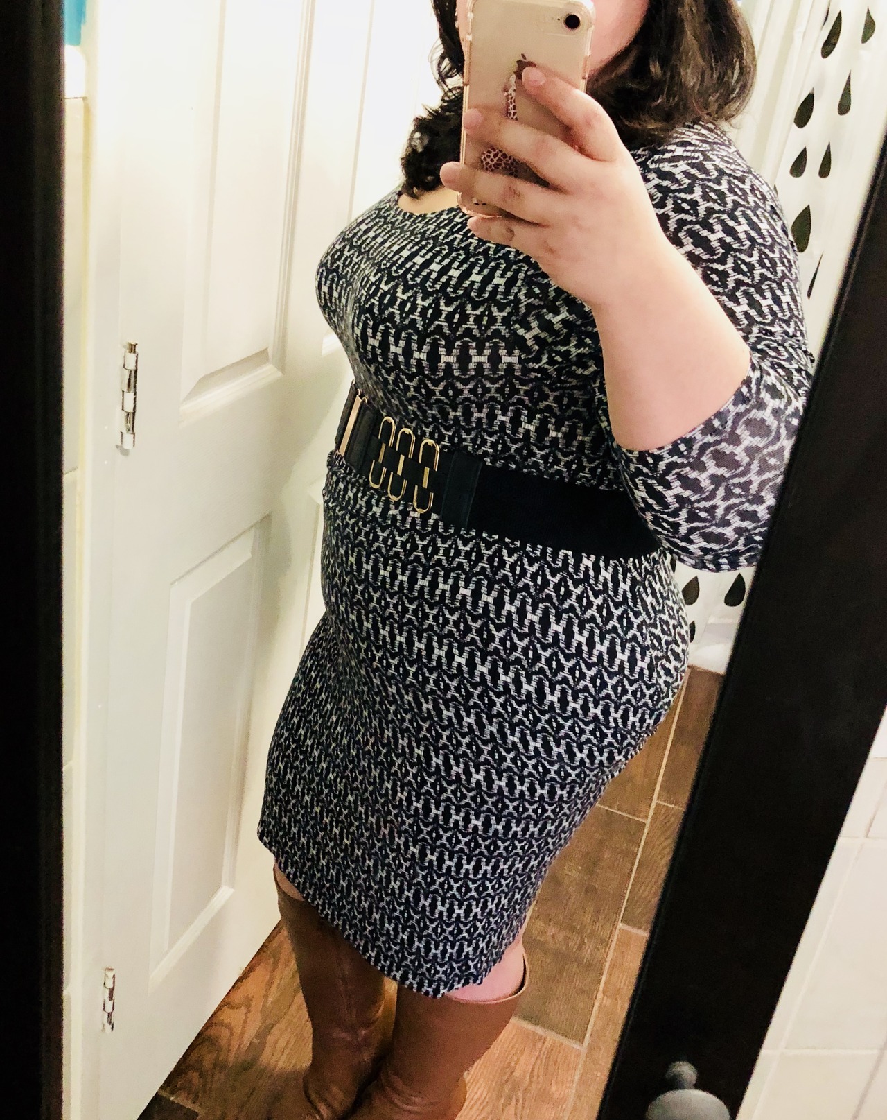 preggoalways:  2 months (almost) postpartum.  I am enjoying the new/old curves, those