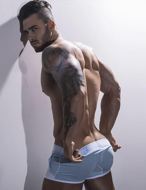 peterj1958:  seehowarerealmen:  Mike Chabot   Stunning Handsome Beautiful Sexy Men