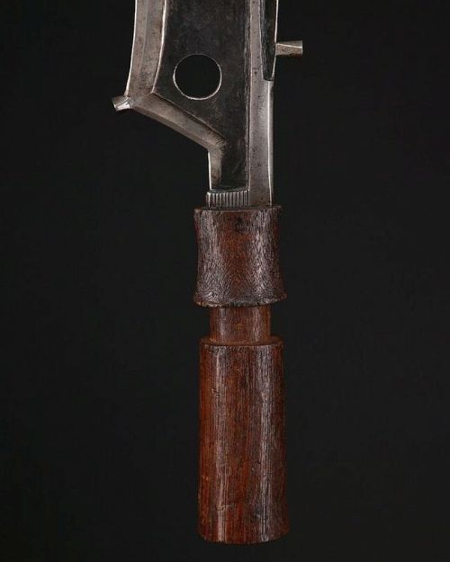 art-of-swords:Mangbetu SwordDated: early 20th century Culture: Congolese (Africa)Measurements: overa