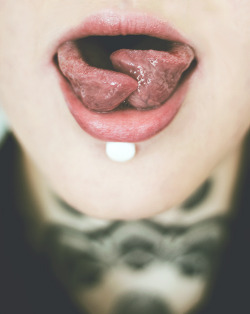 seidur:  Thought I’d show you some tongue