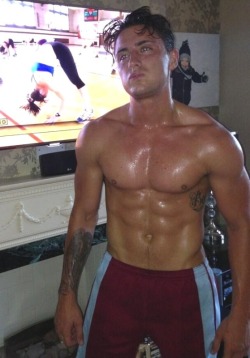 hotfamousmen:  Stephen Bear