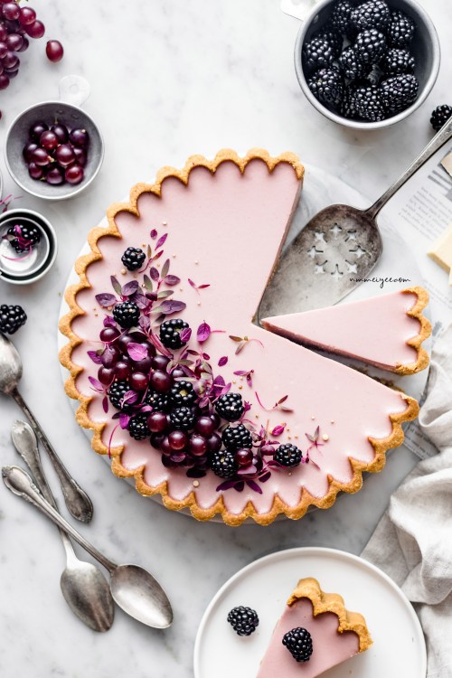 daily-deliciousness:Blackberry white chocolate tart