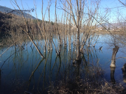 nicephorian: Lago di Sinizzo e lago di San Raniero, l’Aquila, Les Revenants 1 et 2 …