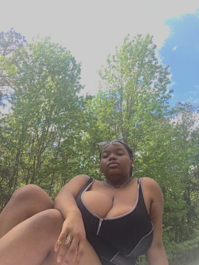 melaninisntcheap:a recap, pt. 2 🥴❤️ Oh my her lips
