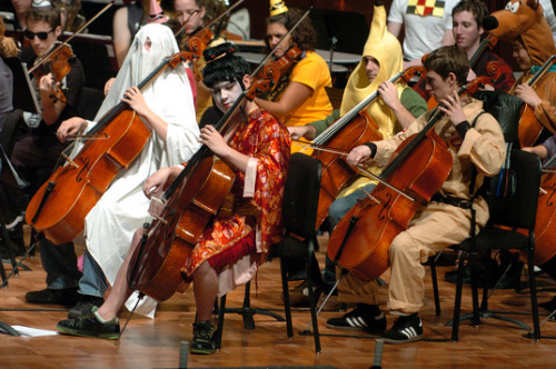 bookofoctober: The Cleveland Orchestra, showing us it it’s not only okay to dress up for Hallo