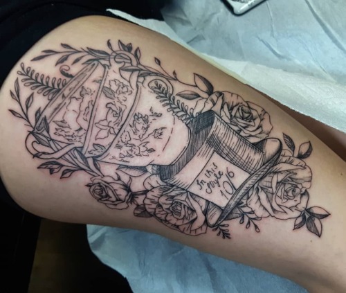 #custom #madhatter #teaparty #roses #thightattoo #linework #illustration #tattoo by #femaletattooart