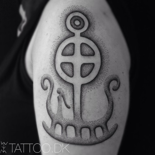 punishingflesh: Rockcarvings ✌️ #tattoo #nordic #nordictattoo #blackink #rockcatvings #rockcarvingta