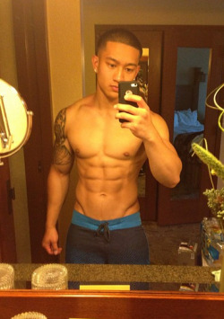 theasianinitiation:  unfffunfffunff:  IS HE GAY/BI? someone tell me!!   definitely not.