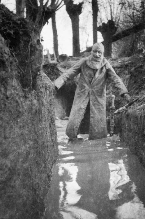 1915: Waterlogged trenchColonel Philip R Robertson, commanding officer of the 1st Battalion, Cameron