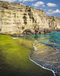 B-L-A-C-K-O-R-C-H-I-D:   You’re Seeing This Beach Correctly. It’s Very Beautiful