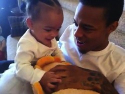 snizzydoesit:  vineciatanai:   brainflavoredzombiesnacks:  classysassyrude:  -Daddies Little Girl   Is that bow wow in the first one?  Yesss with his pretty baby 😍   Now who said black men ain’t daddies? ??