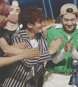 exoxoolf: Jongdae   Onew interactions when SHINee was announced winner