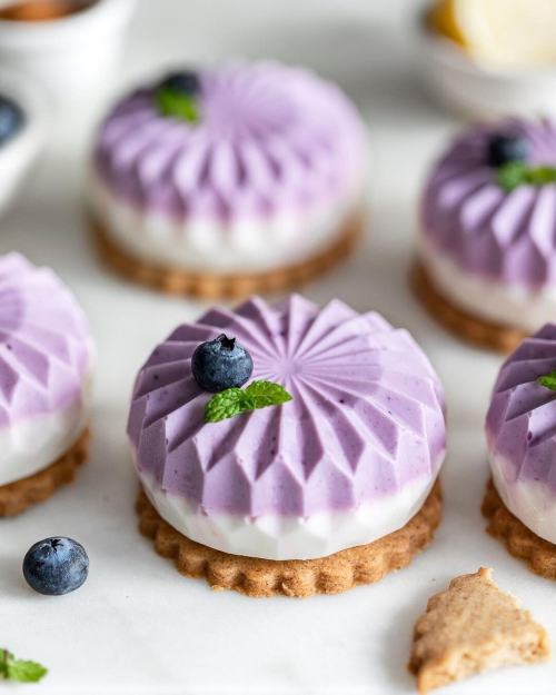 avidofood: vegan gluten-free blueberry lemon cakes with cinnamon base Made by @barbarajustblog Tag o