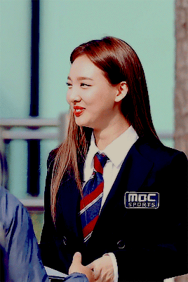 180820 / The Cutest Reporter Im Nayeon!