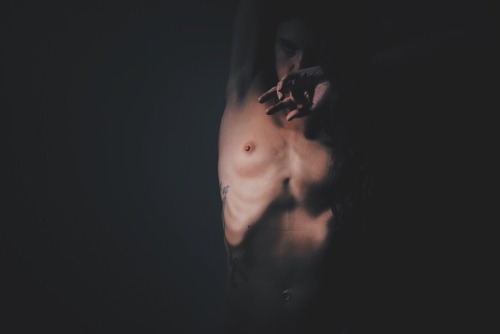 jacsfishburne: jacaldwellphoto: jacsfishburne in my studio 7.10.14 (revisited) shot with Fuji finepi