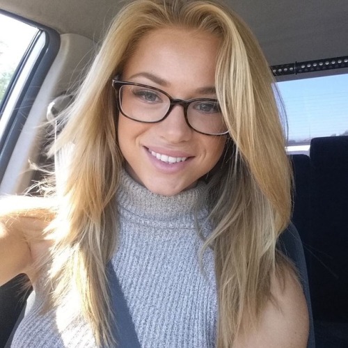 nerdy-girl-blog: Hot,don’t you think?