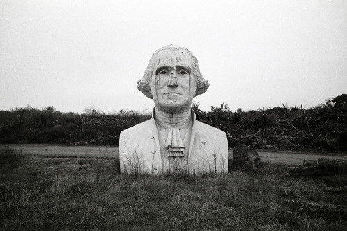 itscolossal:Why Dozens of U.S. President Statues Sit Deteriorating in a Rural Virginia Field