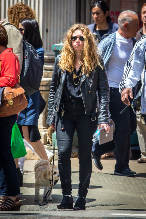 orangeskins:Natasha Lyonne walking her dog in Soho - 5/13/14