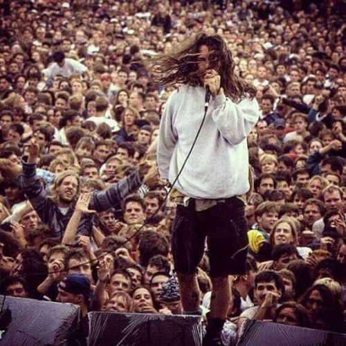 m0dern-nostalgia:Eddie Vedder, Pearl Jam: 90s.