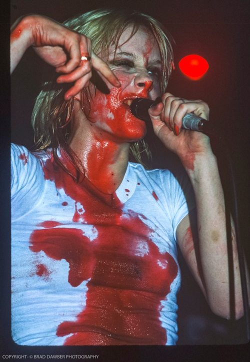 witch-trial:Cherie Currie performing Dead End Justice - 1976Photos by Brad Dawber