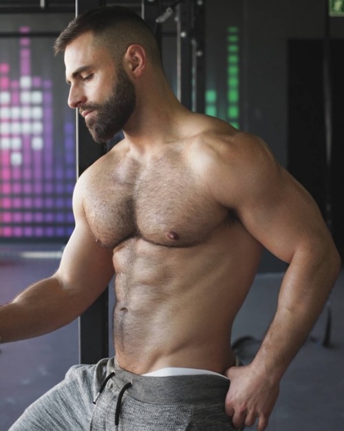 turmel85: beardburnme: A.hfmnn instagram Very hot and sexy man