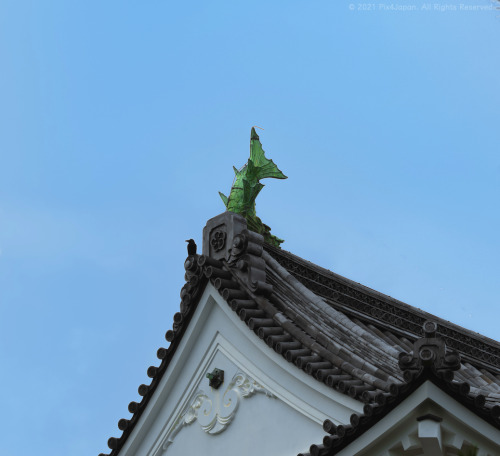 Castle Roof-RidgeCopper-plated mythical creatures called shachihoko (鯱鉾 / lit. killer whale) from Ja