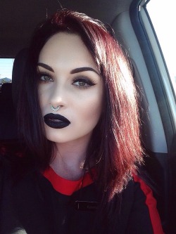 kennakittymeow:  My Black Velvet lipstick