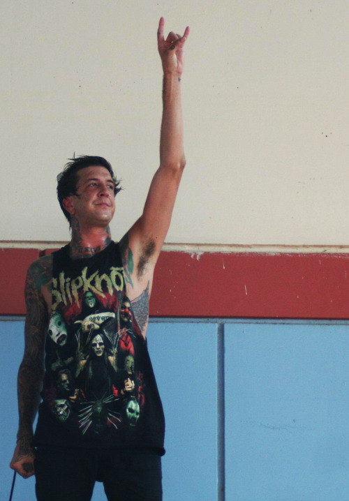 theowlwhocriedwho:  I was going through my folder of last years warped tour. Pretty sure I never posted this one. Austin Carlile baby<33333333 