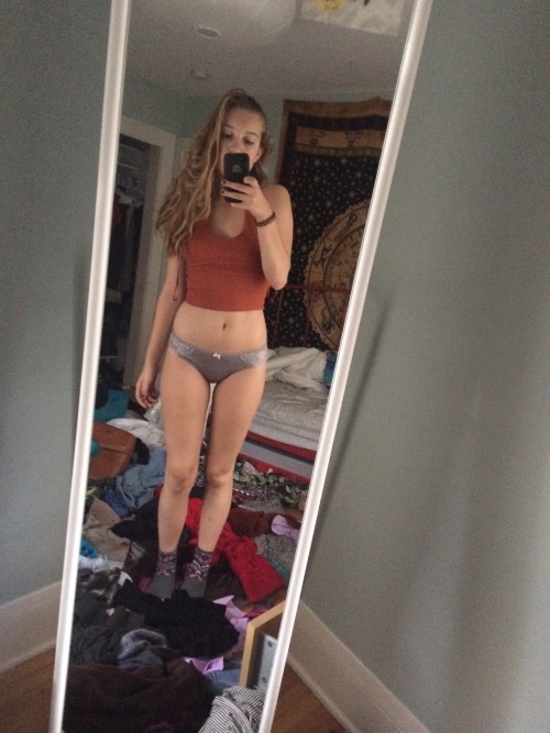 slutcarnival:It’s my birthday so here’s some body posi pics