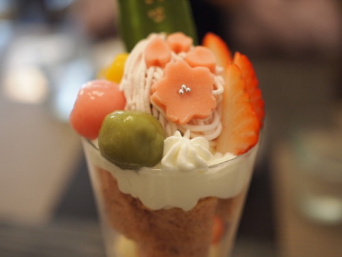 Kin no Yuri Tei 金の百合亭ー Kyoto citySakura Matcha parfait 980 yenThe spring limited parfait layered wit