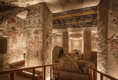 Inside Valley of the KingsThe main chamber with the sarcophagus in the tomb of Ramesses VI (KV9).Pho