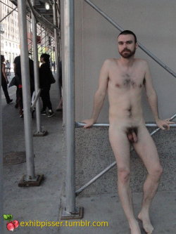 exhibpisser:  Seventh Avenue, NYC, Saturday