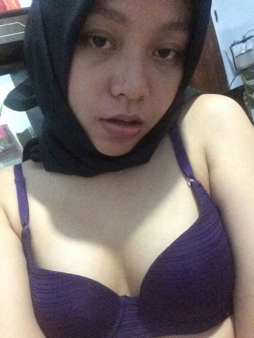 boy923: tiadaotak: shahsempoi24: Tudung part1 Follow itskepalakambing.tumblr.com— Tiada Otak 