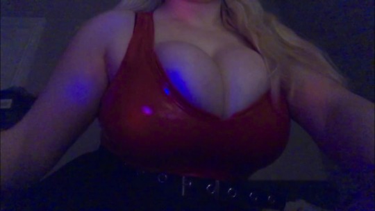 sensitivethot:this was as close as i got to outfit photos the other night so enjoy