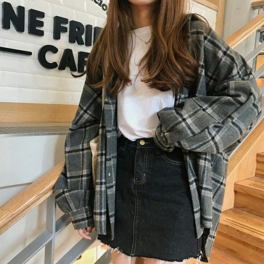 skater girl outfit aesthetic
